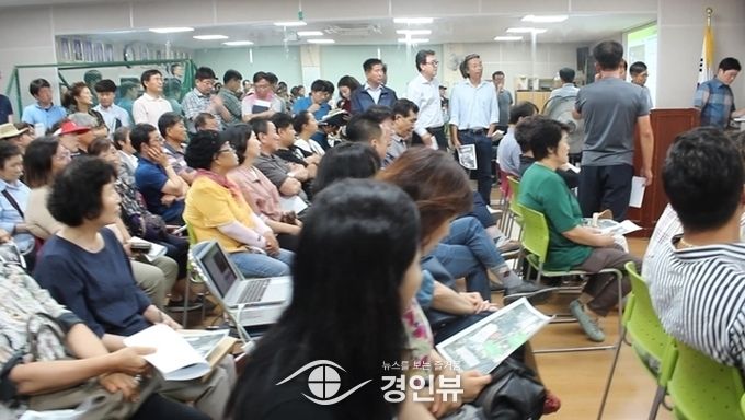 사진은 오산시가 주최한 주민설명회 당시의 사진