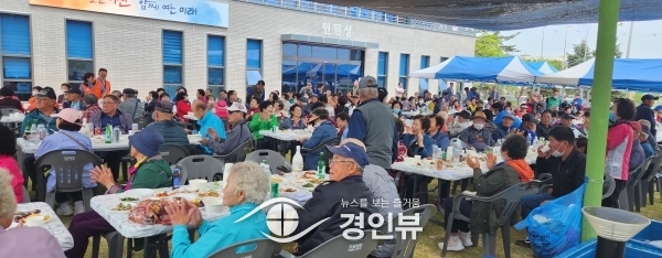 효의 실천을 위한 호법면 새마을 경로잔치 열어
