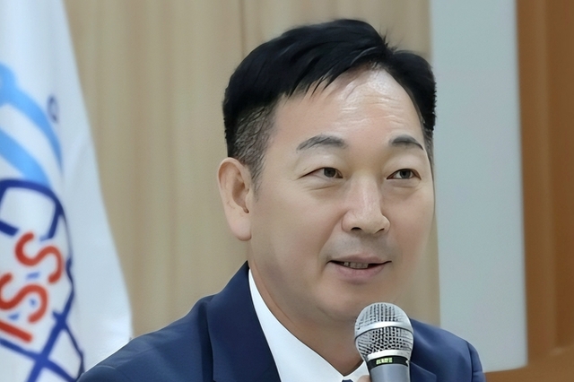 국방부의 일반직 공무원 확대 움직임을 주목하며