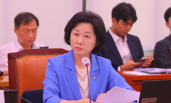 송옥주 의원, 산란계 동물복지 위한 규제 개선 촉구