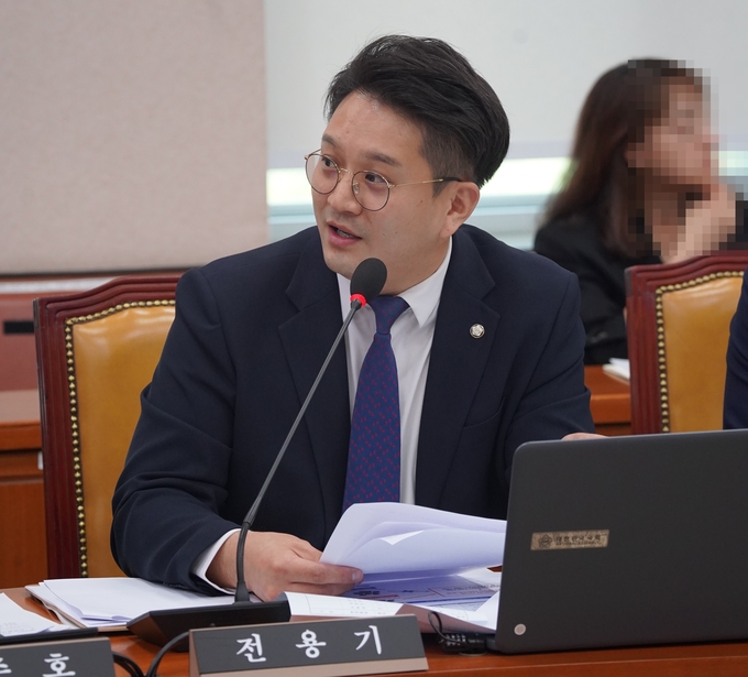 정년퇴직자들의 재취업 카르텔 전락 도로공사서비스