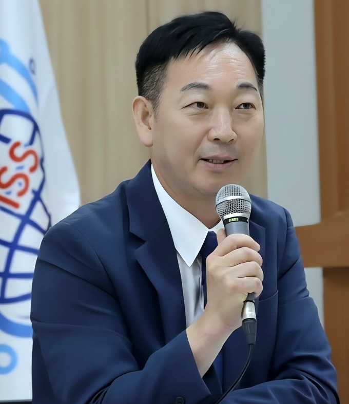 국방부의 일반직 공무원 확대 움직임을 주목하며